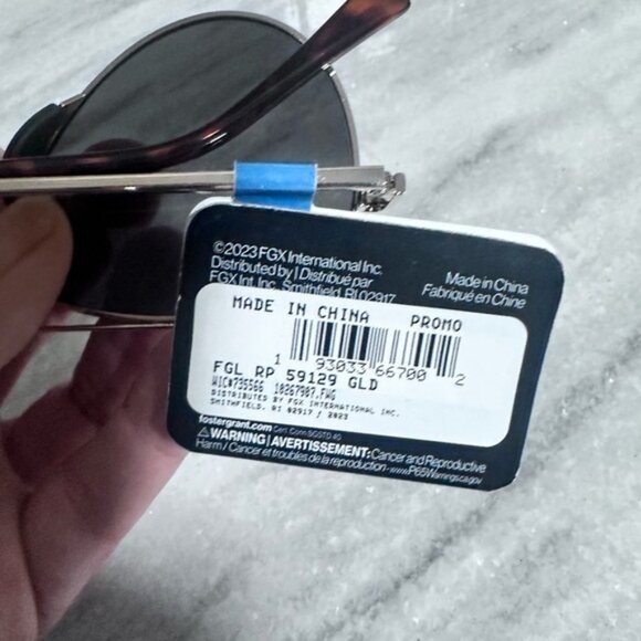 Foster Grant Silver Aviator Sunglasses - Picture 3 of 5